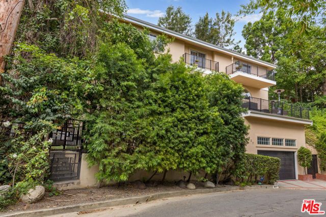 3827 Berry Drive, Studio City (los Angeles), CA 91604