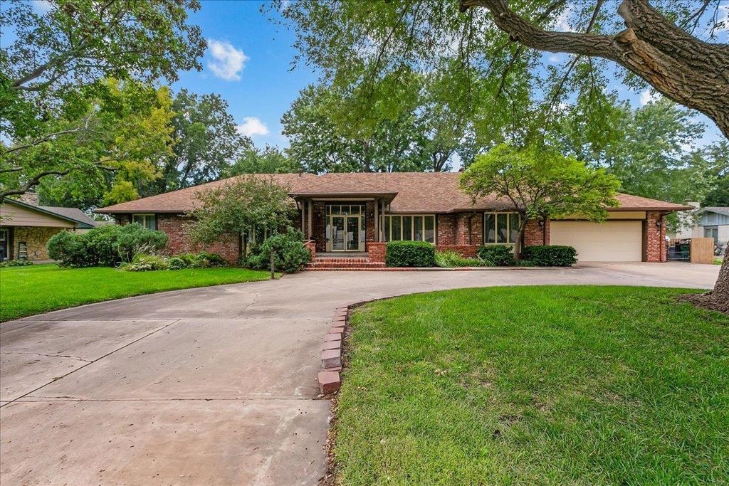115 N Westfield St, Wichita, KS 67212