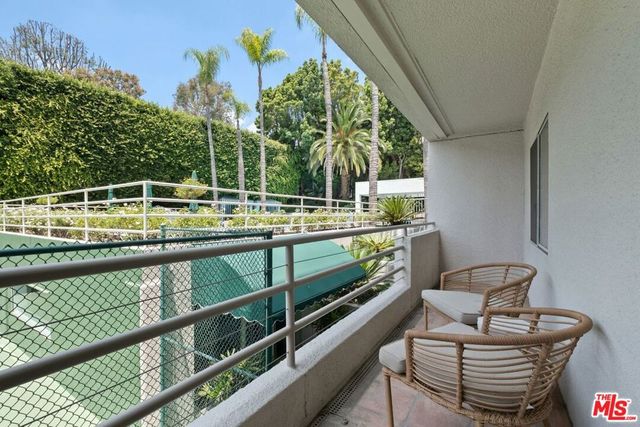 1131 Alta Loma Road 115, West Hollywood, CA 90069