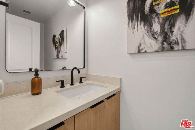 1131 Alta Loma Road 115, West Hollywood, CA 90069
