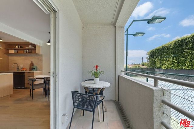 1131 Alta Loma Road 115, West Hollywood, CA 90069