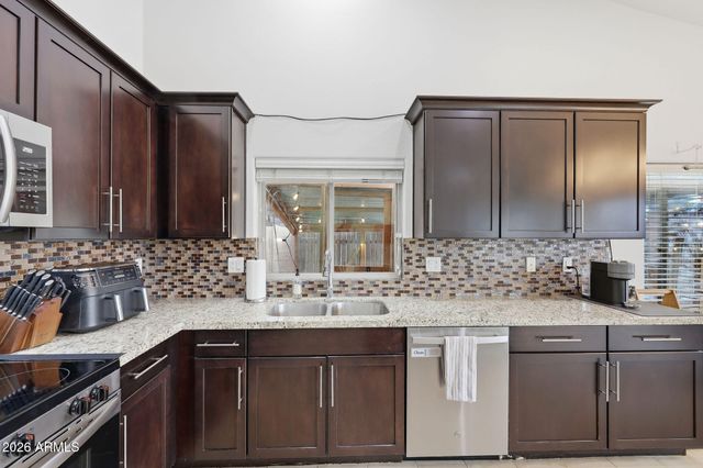 3623 E CROCUS Drive, Phoenix, AZ 85032