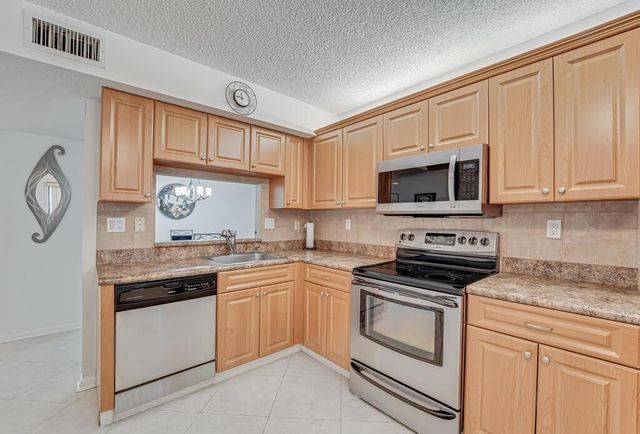 15301 Pembridge Avenue 49, Delray Beach, FL 33484