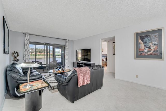 15301 Pembridge Avenue 49, Delray Beach, FL 33484