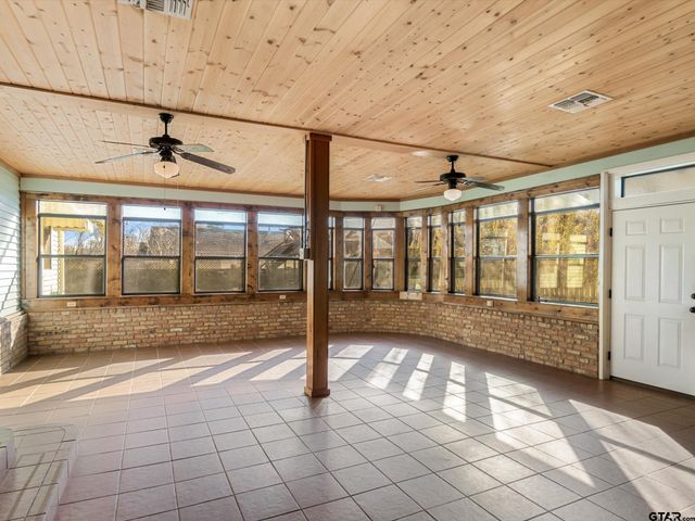 201 S Beech, Winnsboro, TX 75494