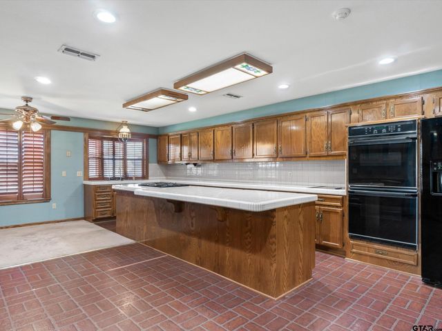 201 S Beech, Winnsboro, TX 75494