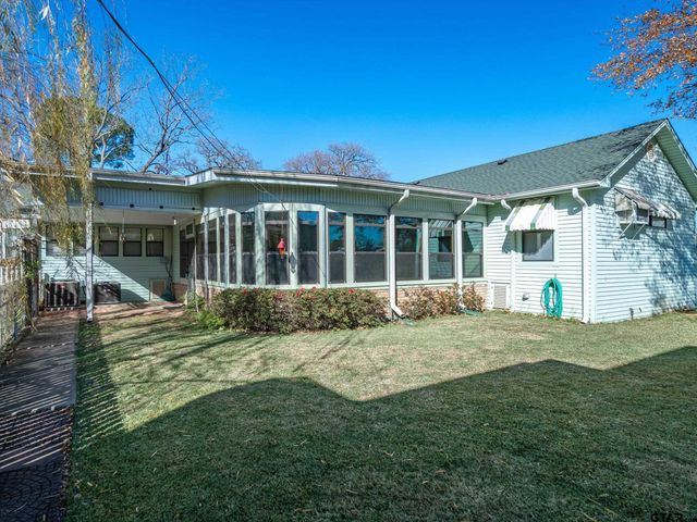 201 S Beech, Winnsboro, TX 75494