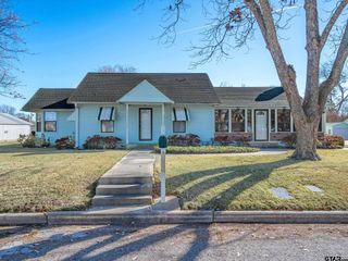 201 S Beech, Winnsboro, TX 75494