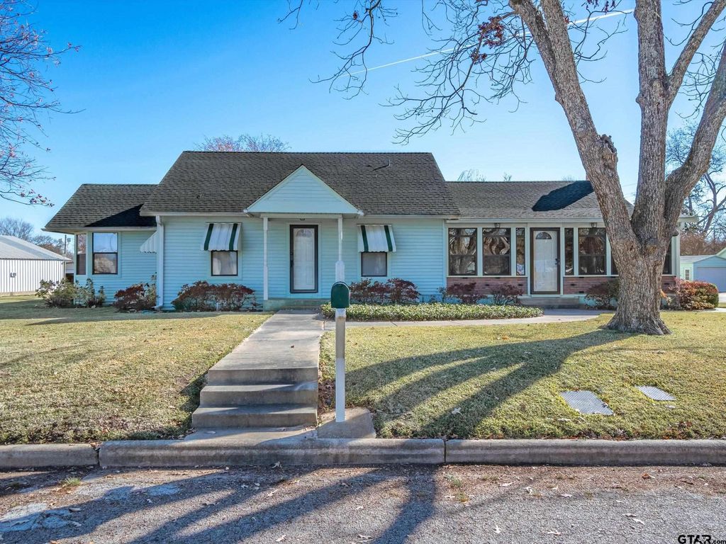 201 S Beech, Winnsboro, TX 75494