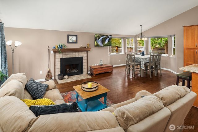 17649 152nd Place SE, Renton, WA 98058