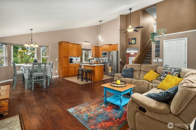 17649 152nd Place SE, Renton, WA 98058