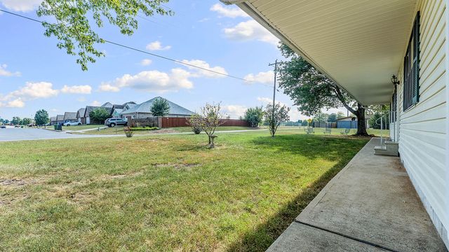381 Little Flock Drive, Rogers, AR 72756