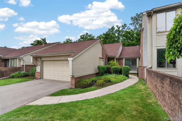 29433 W Chanticleer Drive 73, Southfield, MI 48034