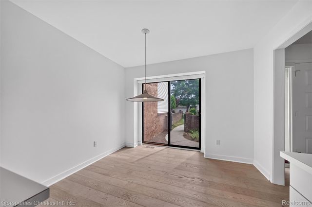29433 W Chanticleer Drive 73, Southfield, MI 48034