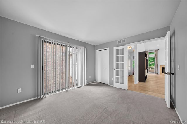 29433 W Chanticleer Drive 73, Southfield, MI 48034