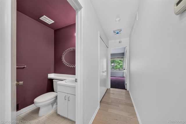 29433 W Chanticleer Drive 73, Southfield, MI 48034