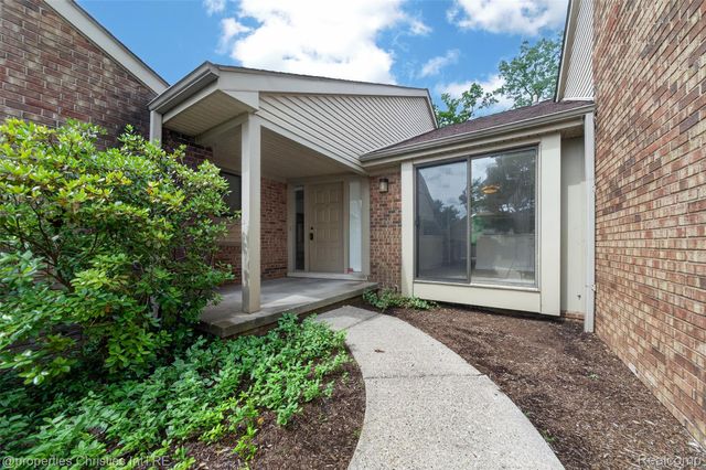 29433 W Chanticleer Drive 73, Southfield, MI 48034