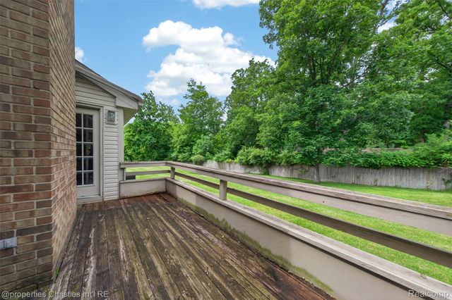 29433 W Chanticleer Drive 73, Southfield, MI 48034