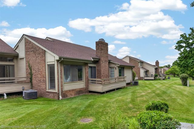 29433 W Chanticleer Drive 73, Southfield, MI 48034