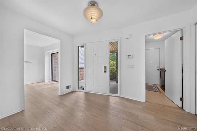 29433 W Chanticleer Drive 73, Southfield, MI 48034
