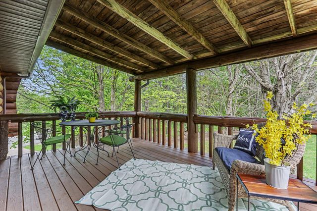 84 Royal Court, Howard, OH 43028