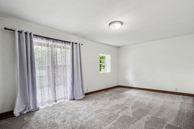 84 Royal Court, Howard, OH 43028