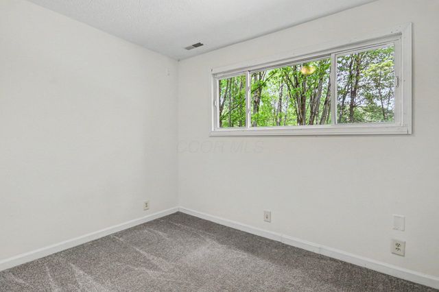 84 Royal Court, Howard, OH 43028
