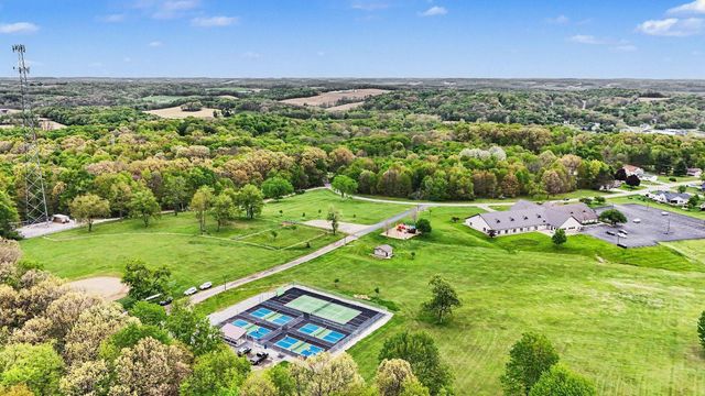 84 Royal Court, Howard, OH 43028