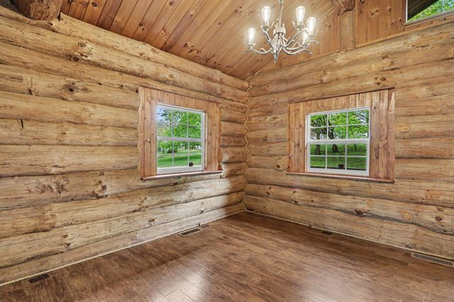 84 Royal Court, Howard, OH 43028