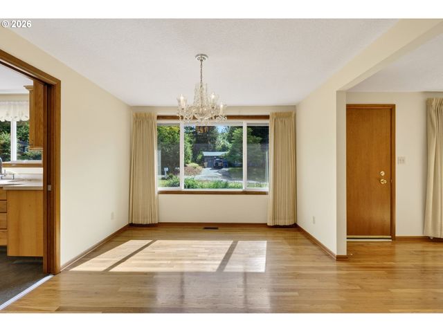 1685 Sw 87TH Ave, Portland, OR 97225