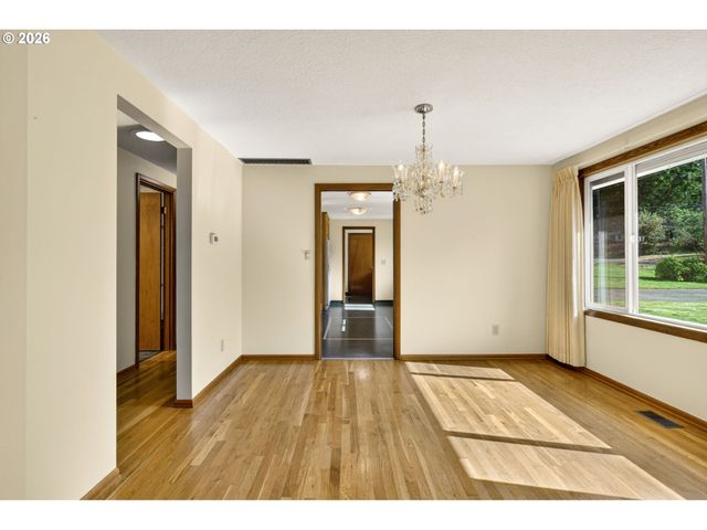 1685 Sw 87TH Ave, Portland, OR 97225