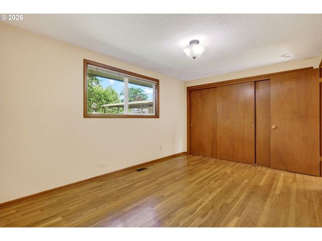 1685 Sw 87TH Ave, Portland, OR 97225