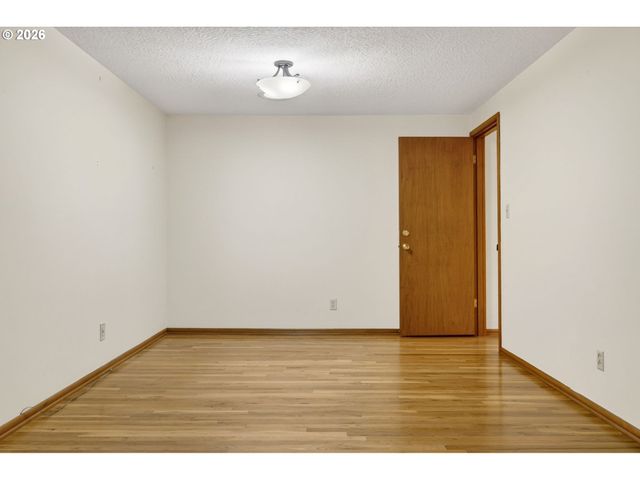 1685 Sw 87TH Ave, Portland, OR 97225