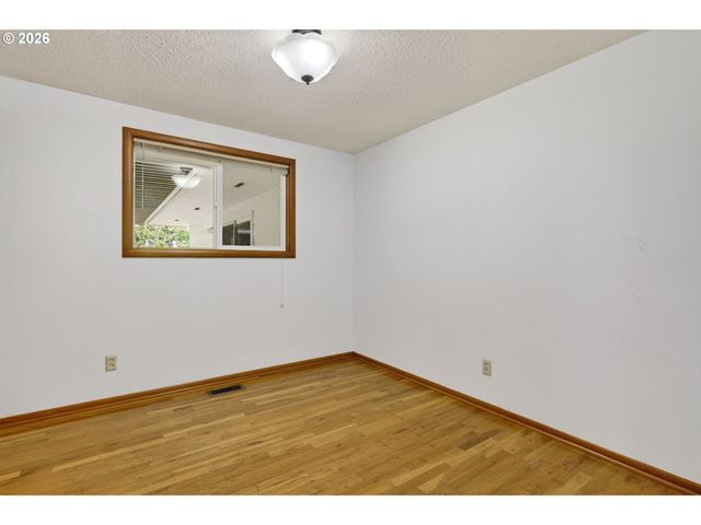 1685 Sw 87TH Ave, Portland, OR 97225