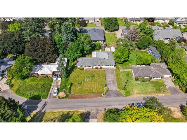 1685 Sw 87TH Ave, Portland, OR 97225
