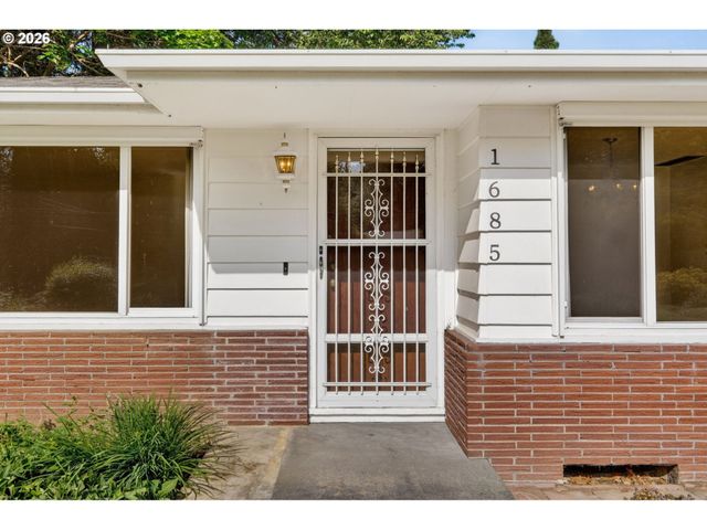 1685 Sw 87TH Ave, Portland, OR 97225