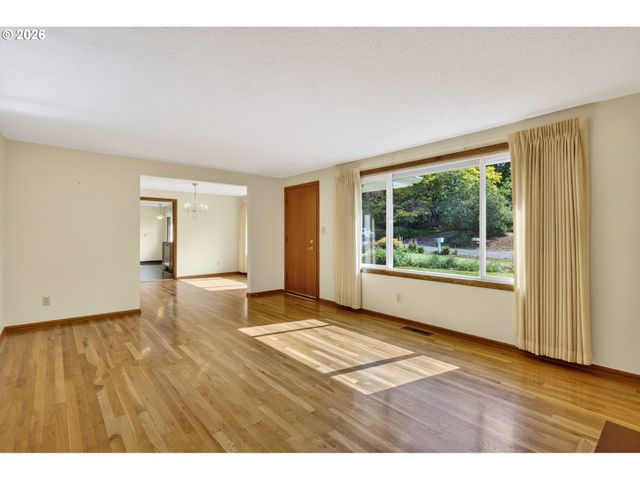 1685 Sw 87TH Ave, Portland, OR 97225