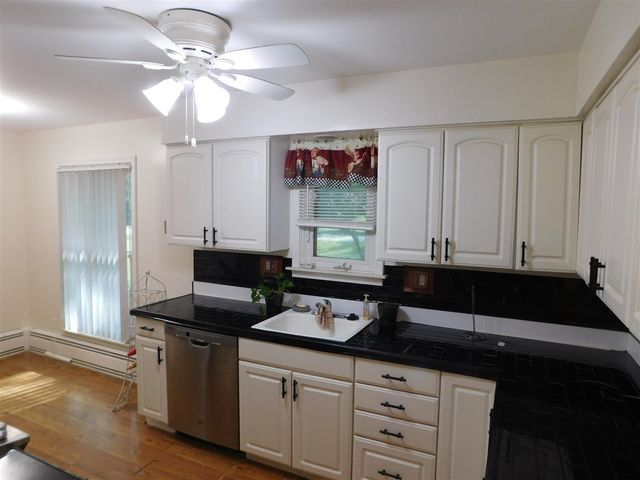 26150 Barbados Road, Farmington, MI 48335