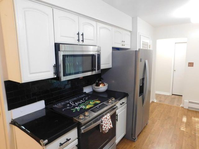26150 Barbados Road, Farmington, MI 48335
