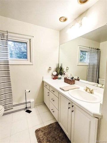 26150 Barbados Road, Farmington, MI 48335
