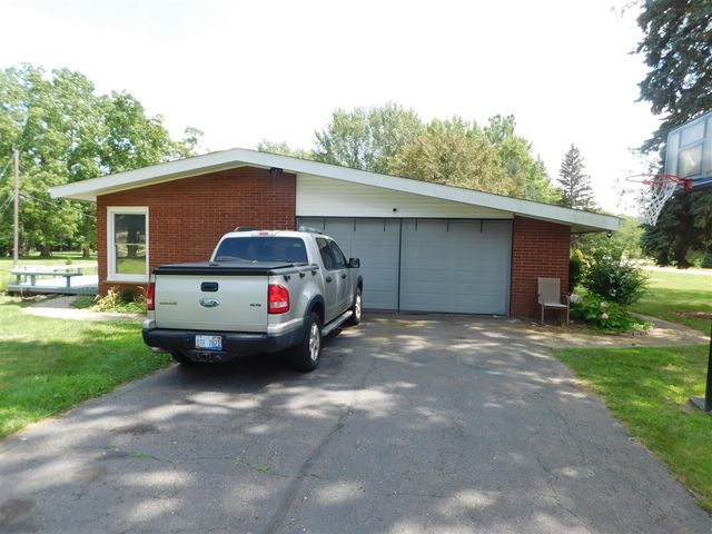 26150 Barbados Road, Farmington, MI 48335