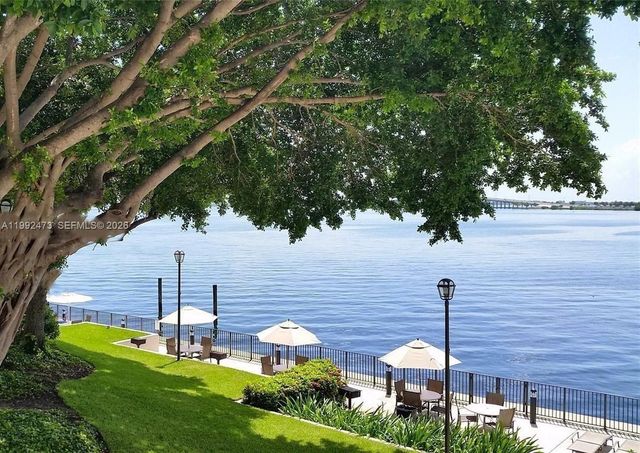 2333 Brickell Ave 2310, Miami, FL 33129