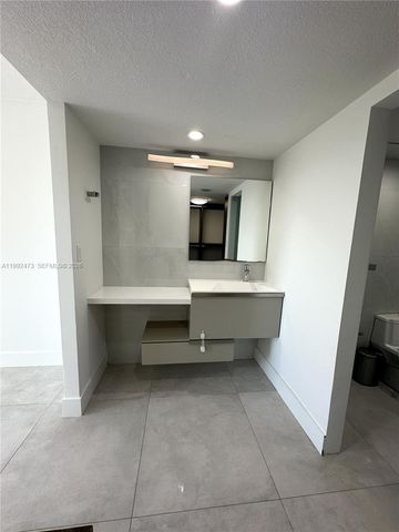2333 Brickell Ave 2310, Miami, FL 33129
