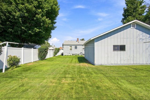2710 E Hoffman Ave, Spokane, WA 99207