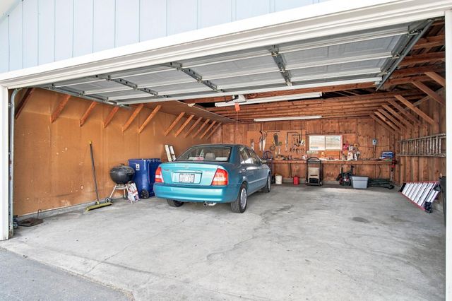 2710 E Hoffman Ave, Spokane, WA 99207