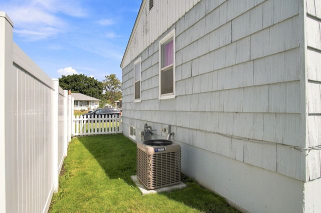 2710 E Hoffman Ave, Spokane, WA 99207