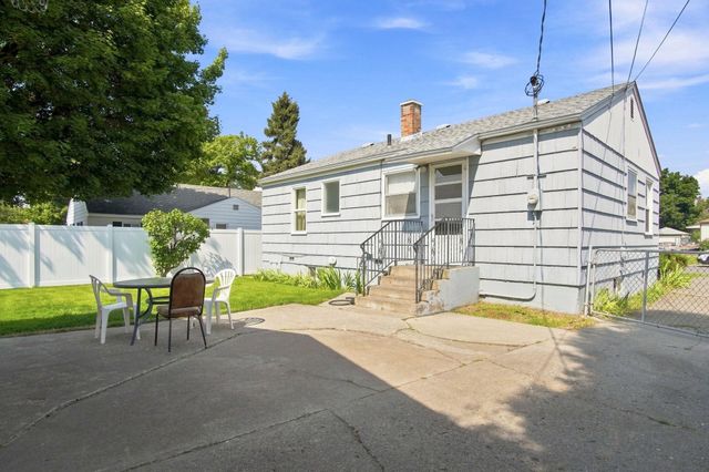 2710 E Hoffman Ave, Spokane, WA 99207