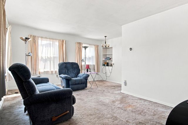 2710 E Hoffman Ave, Spokane, WA 99207