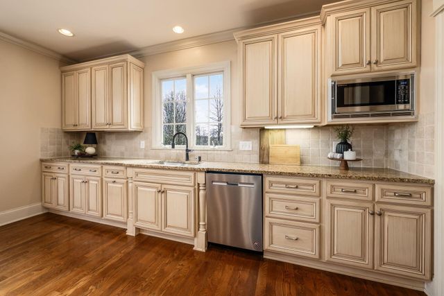 2444 Woodland Glen Drive, Powell, OH 43065