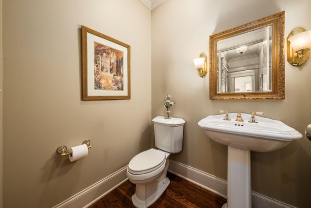 2444 Woodland Glen Drive, Powell, OH 43065